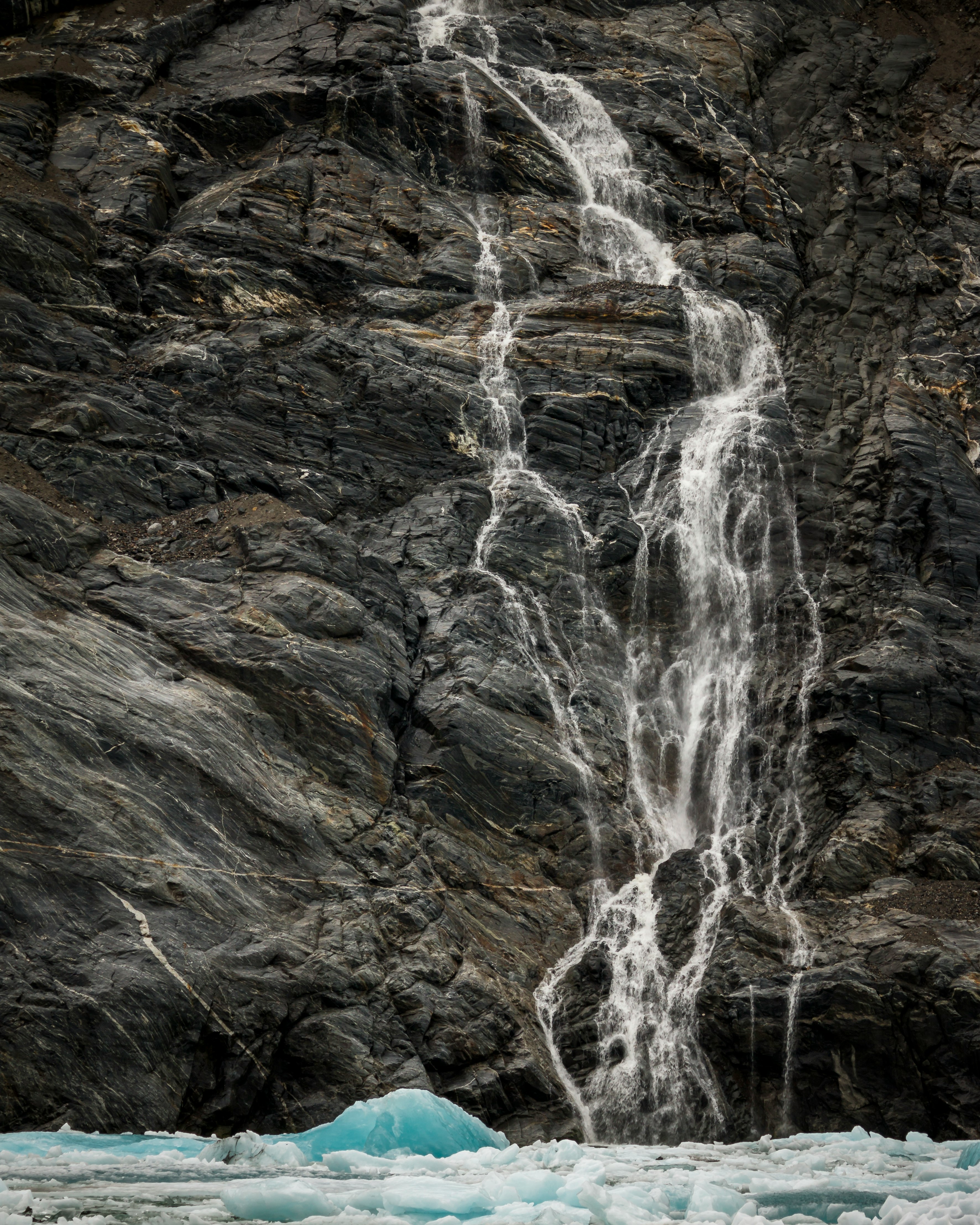 photo of waterfall at daytime